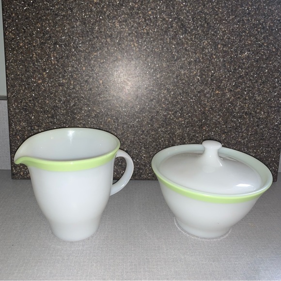 Vintage PYREX USA White Creamer & Sugar Bowl w/ Cover Lime Green Stripe PERFECT - Picture 1 of 13